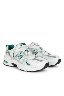 Sneaker MR530
