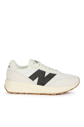 Sneaker U370