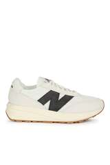 Sneaker U370