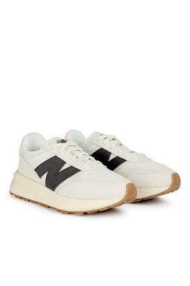 Sneaker U370