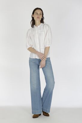 Bluse mit feiner Stickerei