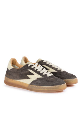 Sneaker Club Braun