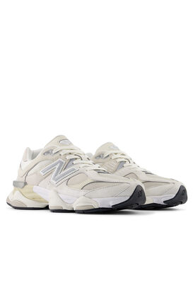 Sneaker U9060