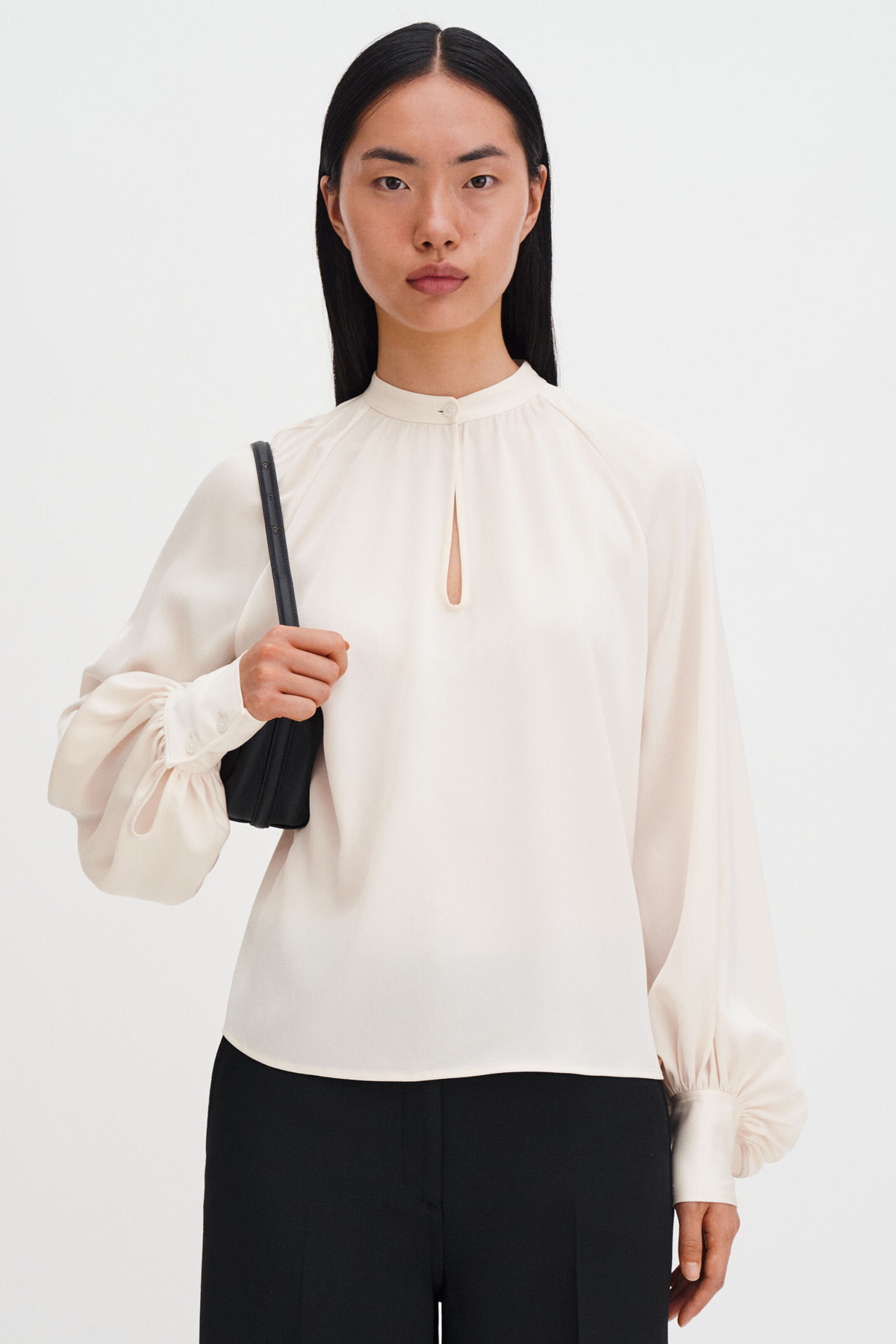 Bluse mit schmalem Stehkragen