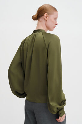 Bluse mit schmalem Stehkragen