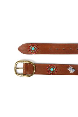 G&uuml;rtel aus Leder mit Perlen-Applikation