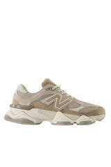 Sneaker U9060